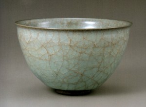 岡部嶺男「灰青瓷碗」　東京国立近代美術館蔵
